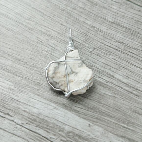 Howlite Gemstone Crystal Pendant Wire Wrapped 1" - Picture 3 of 4